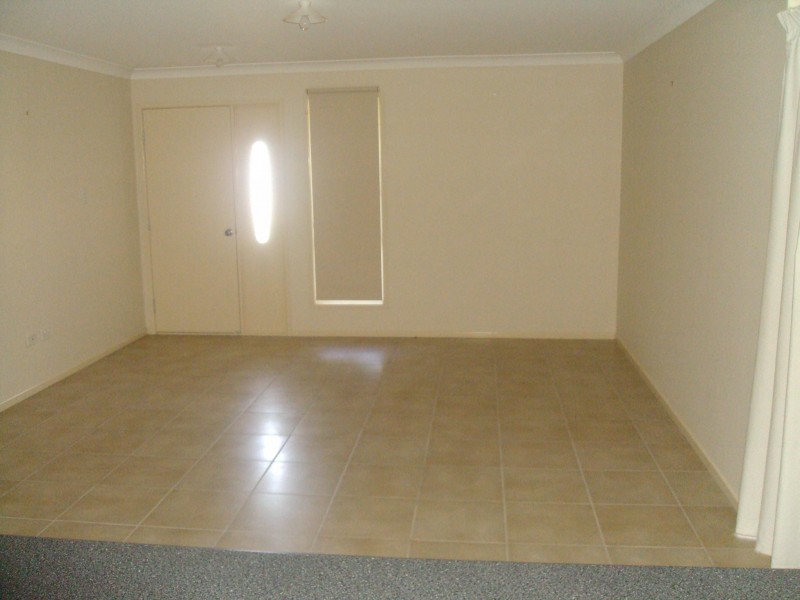 2/63 STEWART AVENUE, Warwick QLD 4370