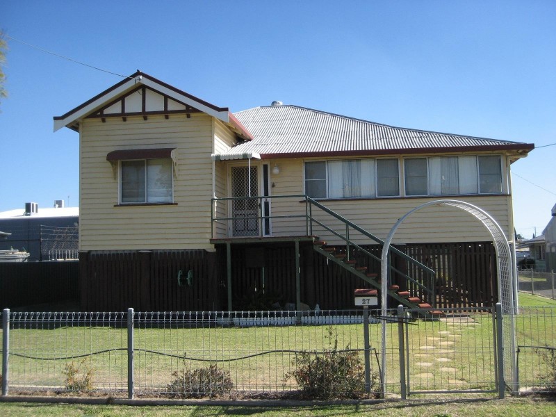27 CANNING ST, Warwick QLD 4370