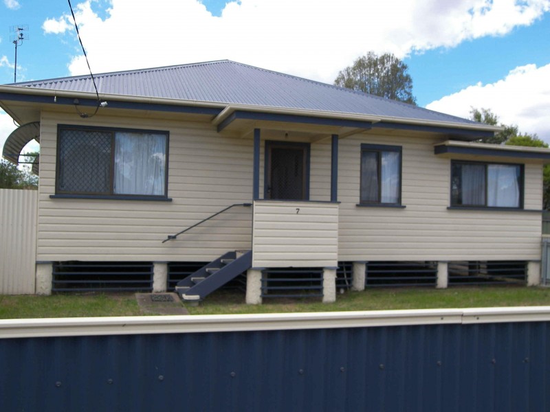 7 MARY STREET, Warwick QLD 4370