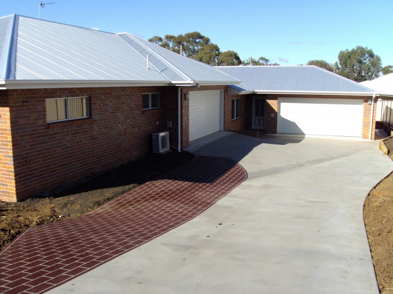 2/8 HAWKER ROAD, Warwick QLD 4370
