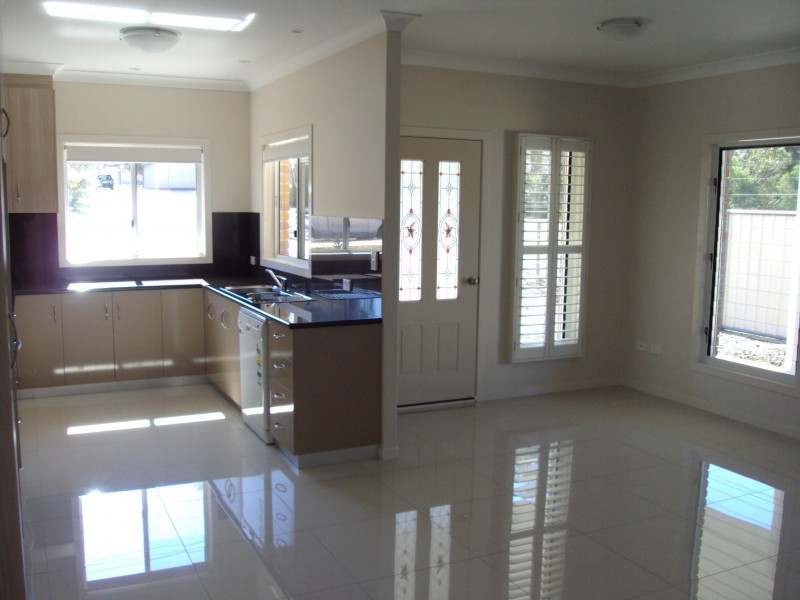 2/8 HAWKER ROAD, Warwick QLD 4370