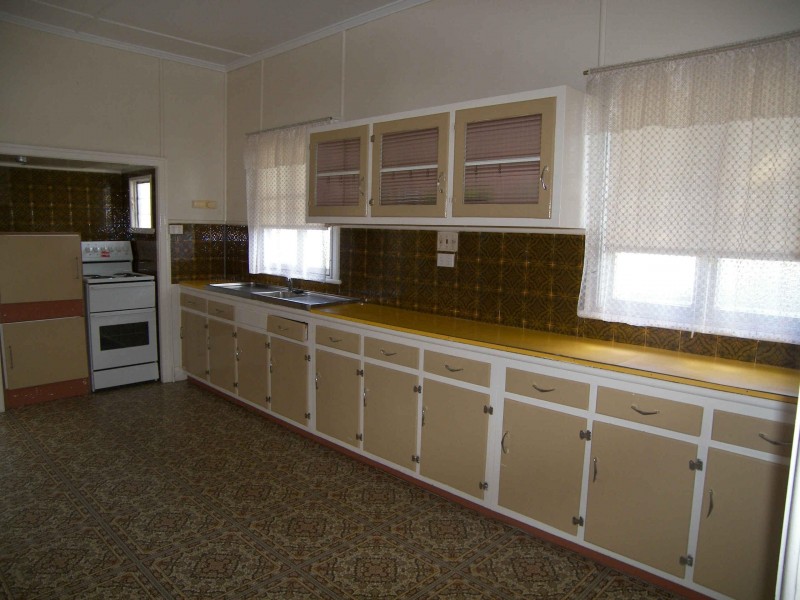 112B PRATTEN STREET, Warwick QLD 4370