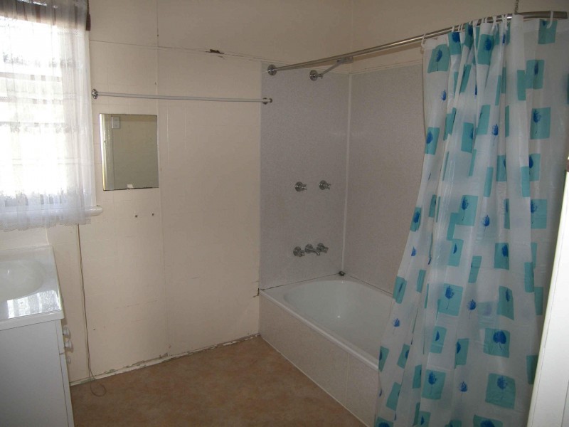 112B PRATTEN STREET, Warwick QLD 4370