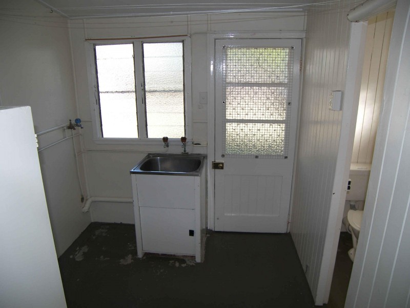 112B PRATTEN STREET, Warwick QLD 4370