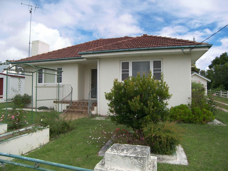 128 PRATTEN STREET, Warwick QLD 4370