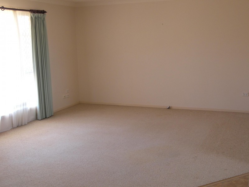 4 FLYNN DRIVE, Warwick QLD 4370