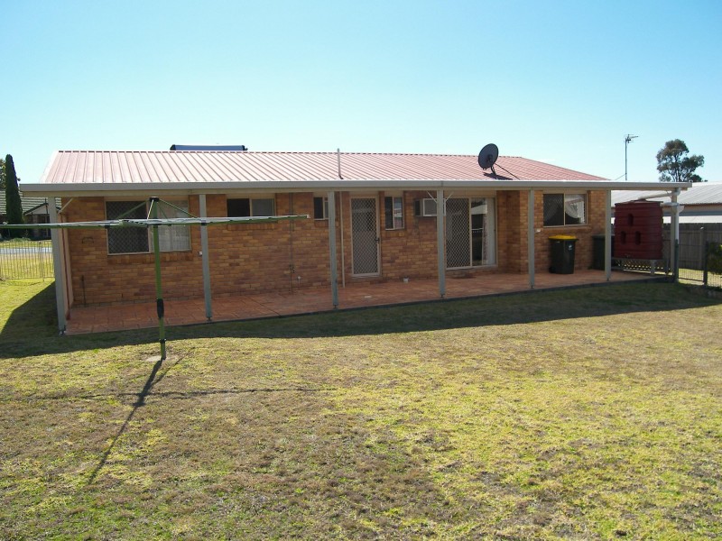 4 FLYNN DRIVE, Warwick QLD 4370