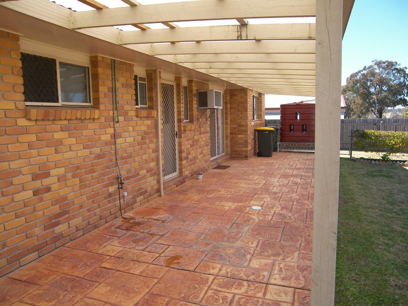 4 FLYNN DRIVE, Warwick QLD 4370