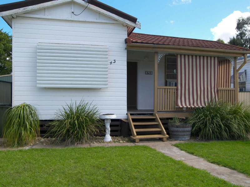 43 ACACIA AVENUE, Warwick QLD 4370