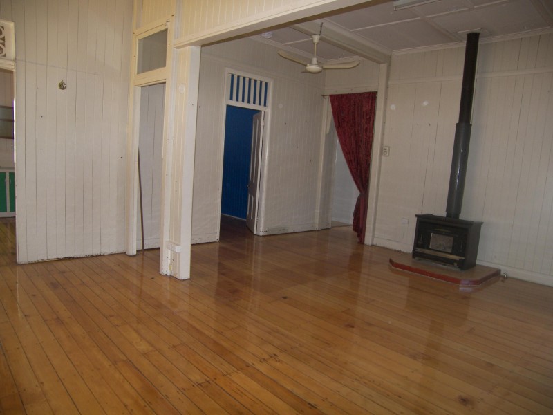 25 CLOWES CRESCENT, Warwick QLD 4370