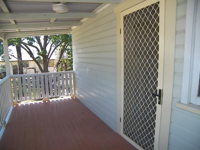 37 WATTLE AVENUE, Warwick QLD 4370