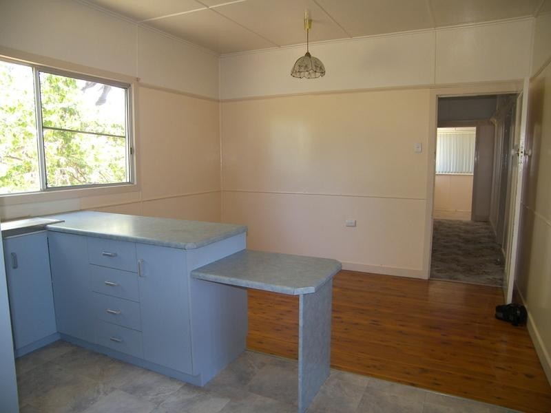 37 WATTLE AVENUE, Warwick QLD 4370