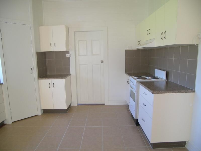 2 HALL LANE, Yangan QLD 4371