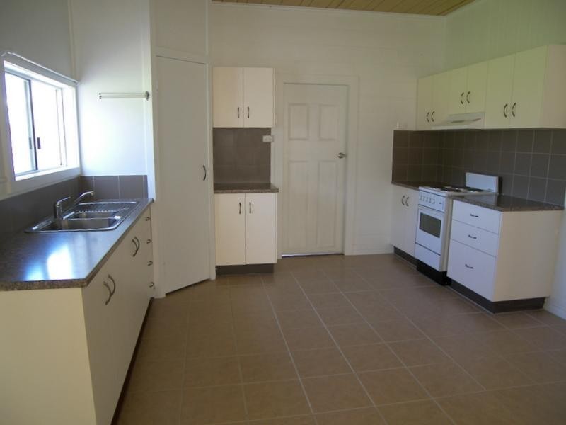 2 HALL LANE, Yangan QLD 4371