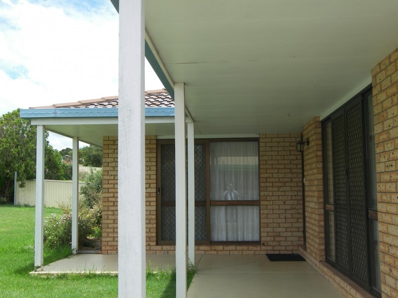 11 SCHOCH STREET, Warwick QLD 4370