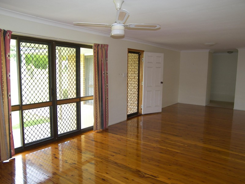 11 SCHOCH STREET, Warwick QLD 4370