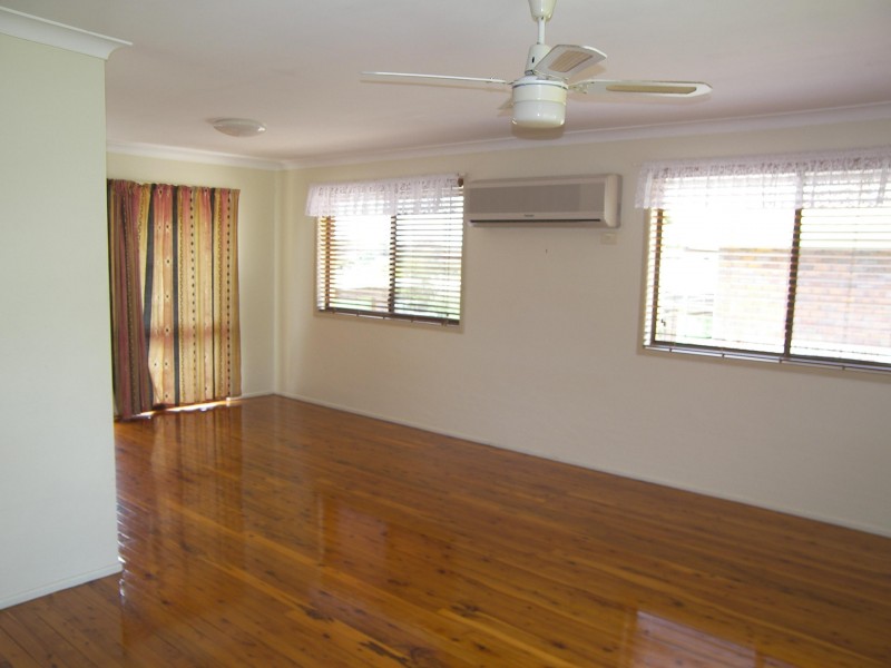 11 SCHOCH STREET, Warwick QLD 4370