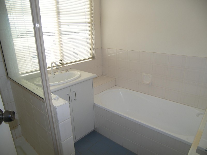 UNIT 3 107A FITZROY ST, Warwick QLD 4370