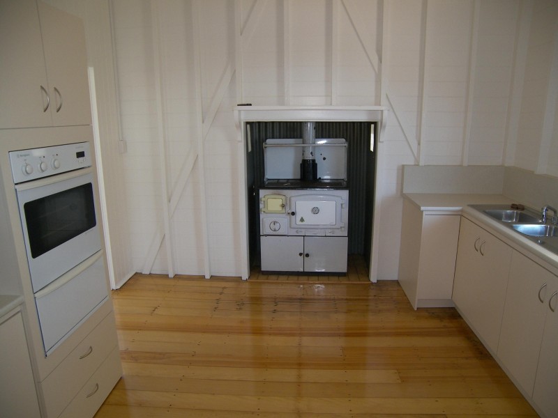 12 KING STREET, Warwick QLD 4370