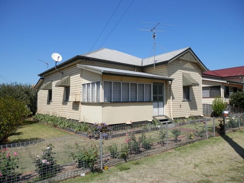 18 Pratten Street, Warwick QLD 4370