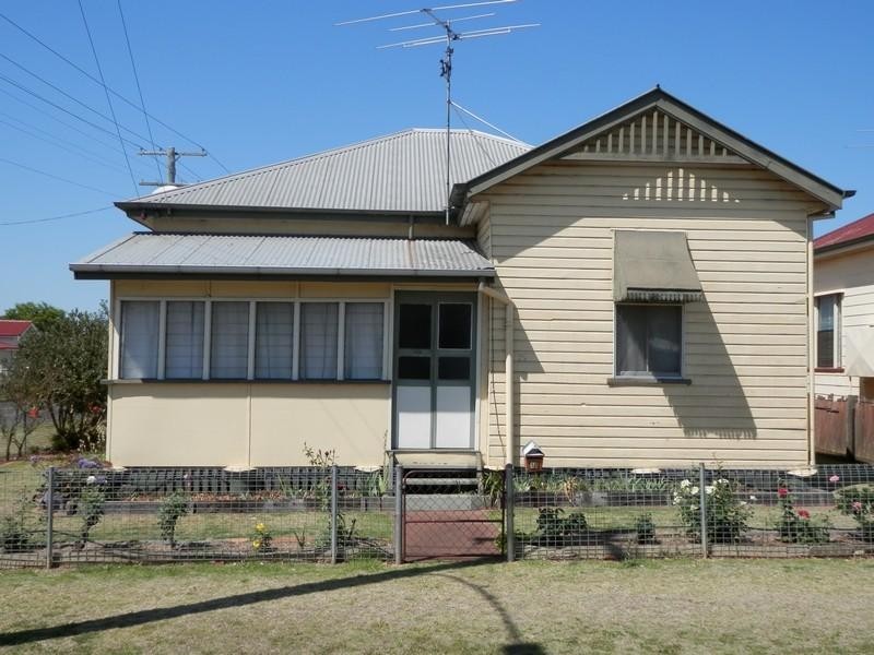 18 Pratten Street, Warwick QLD 4370