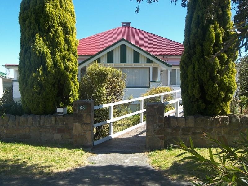 38 Marsh Street, Stanthorpe QLD 4380