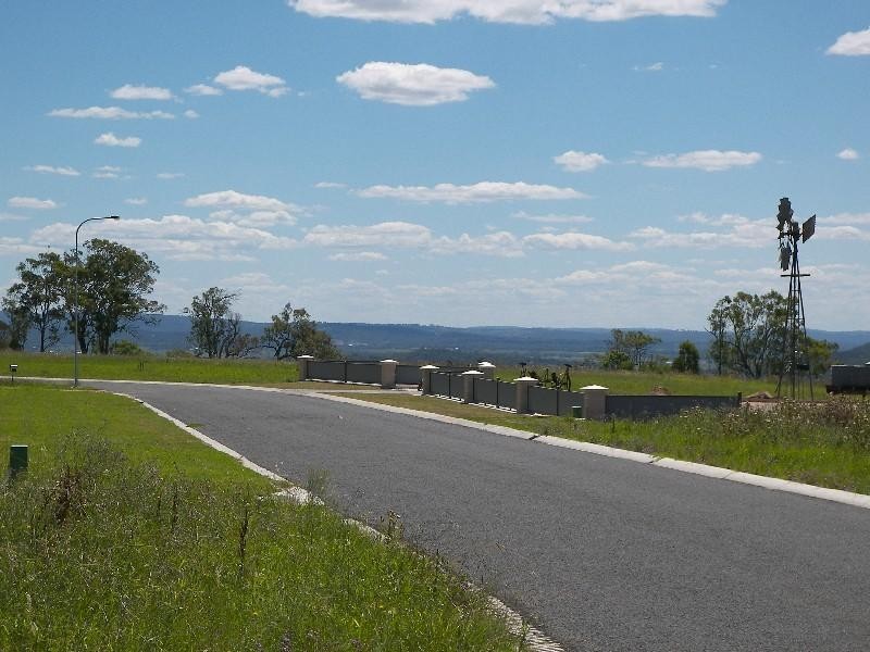 25 Derain Drive, Warwick QLD 4370