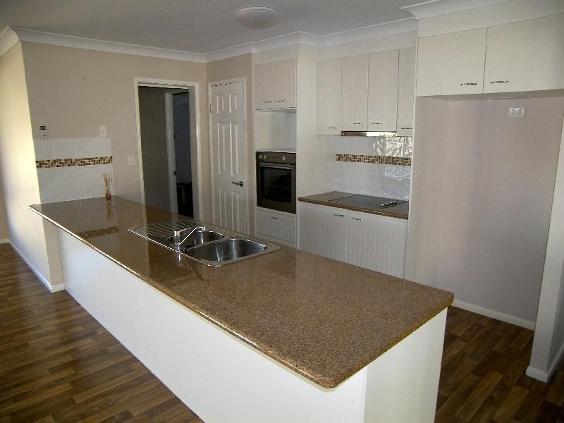 8 Floribunda Ave, Warwick QLD 4370