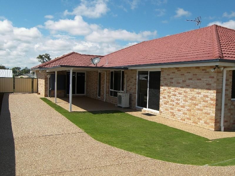 8 Floribunda Ave, Warwick QLD 4370