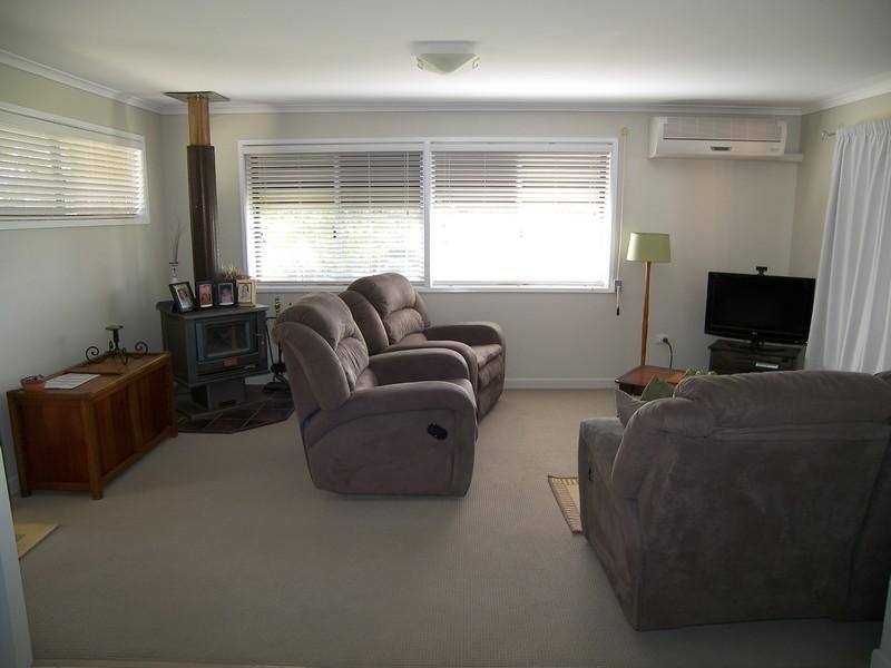 8 Schoch Street, Warwick QLD 4370