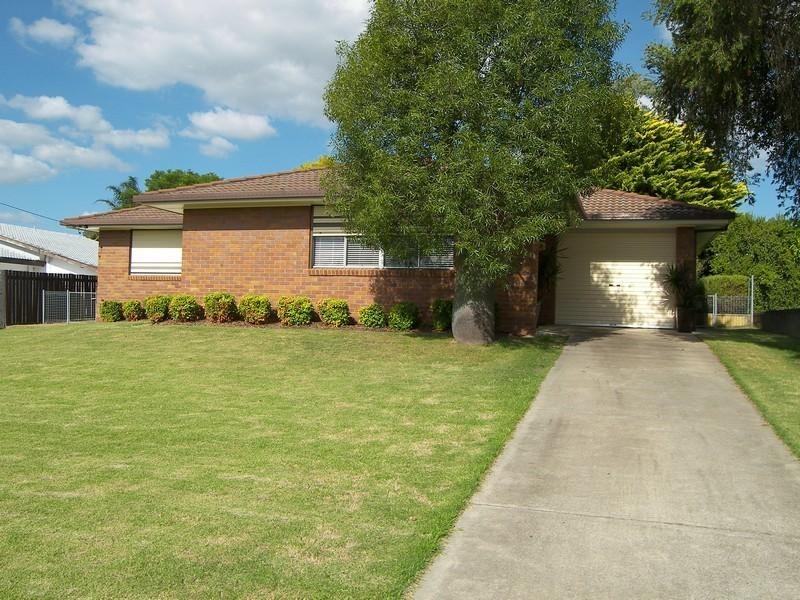 8 Schoch Street, Warwick QLD 4370