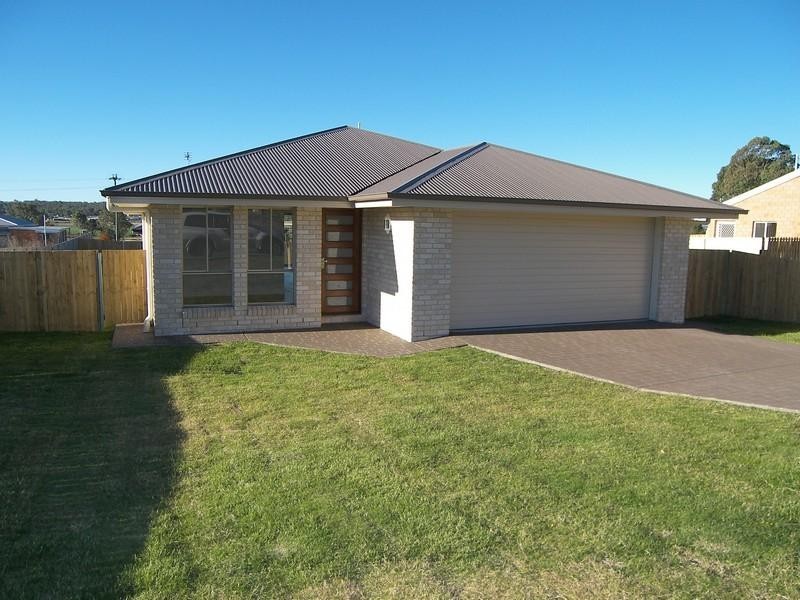 33 Moncrieffe Street, Warwick QLD 4370