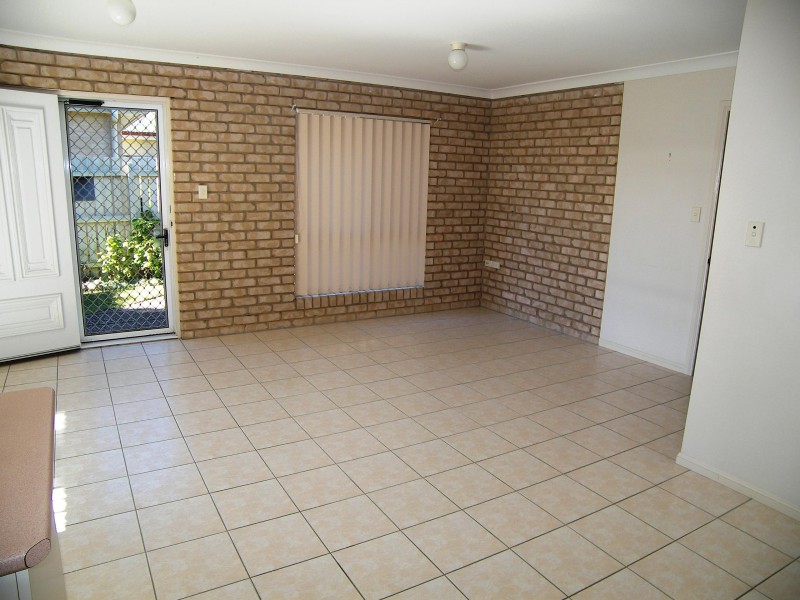 2/10 Locke Street, Warwick QLD 4370