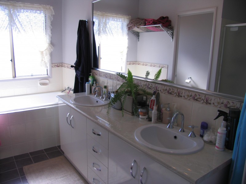 Rosenthal Heights QLD 4370