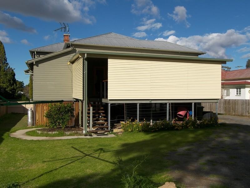 83 Guy Street, Warwick QLD 4370