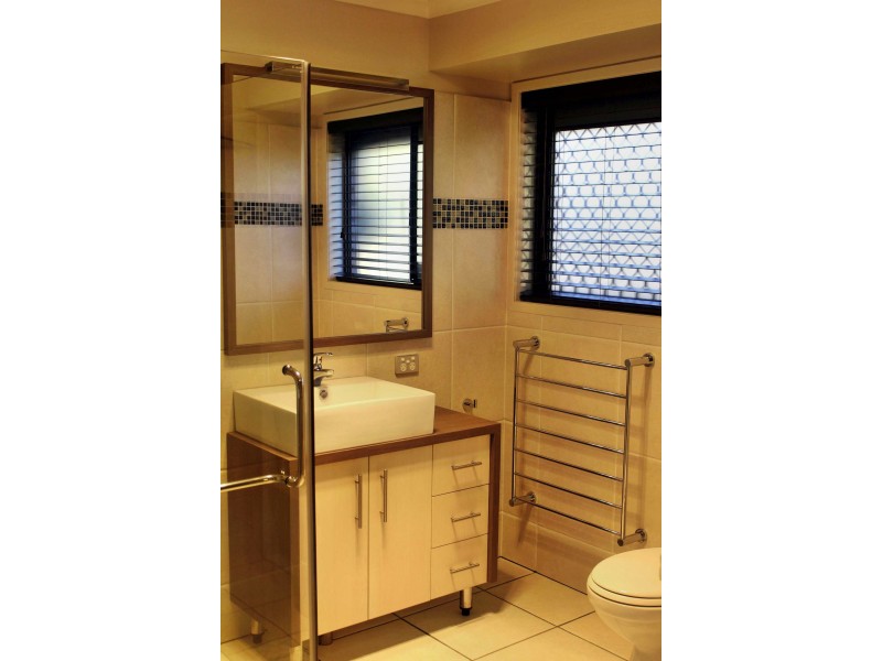 15 Eyre ave, Petrie QLD 4502