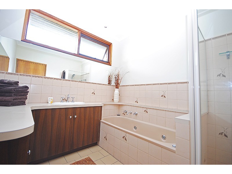 1 Stornaway Court, Portland VIC 3305