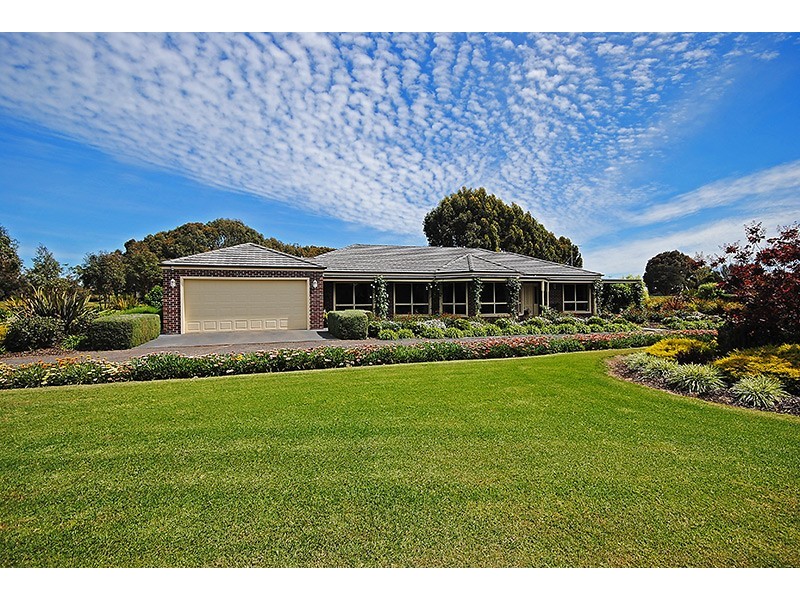 153 Caledonian Hill, Bolwarra VIC 3305