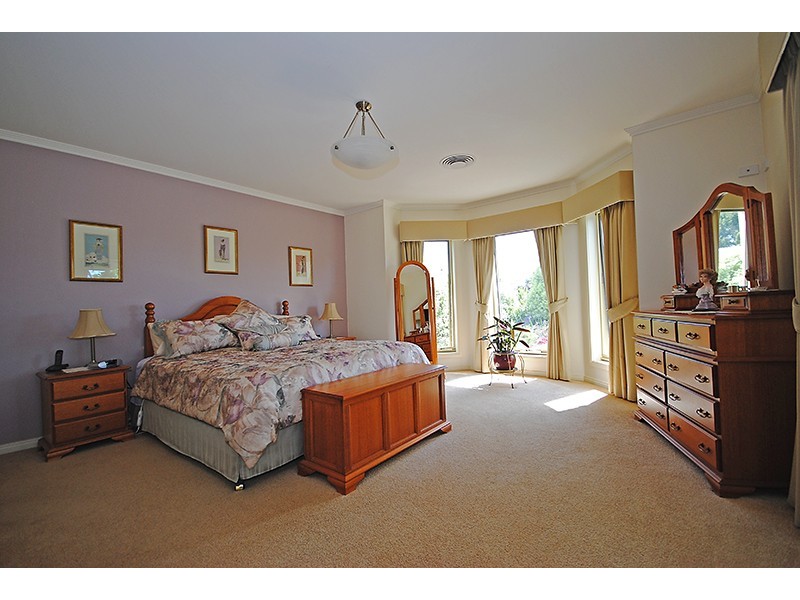 153 Caledonian Hill, Bolwarra VIC 3305