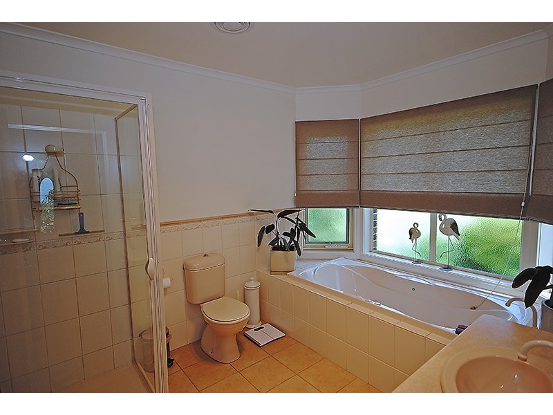153 Caledonian Hill, Bolwarra VIC 3305