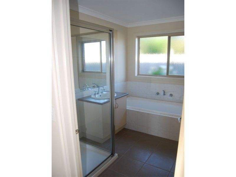 1/7 Shevill Court, Portland VIC 3305