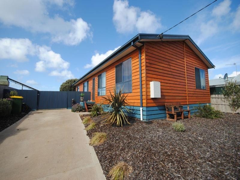 4 Champion Court, Portland VIC 3305