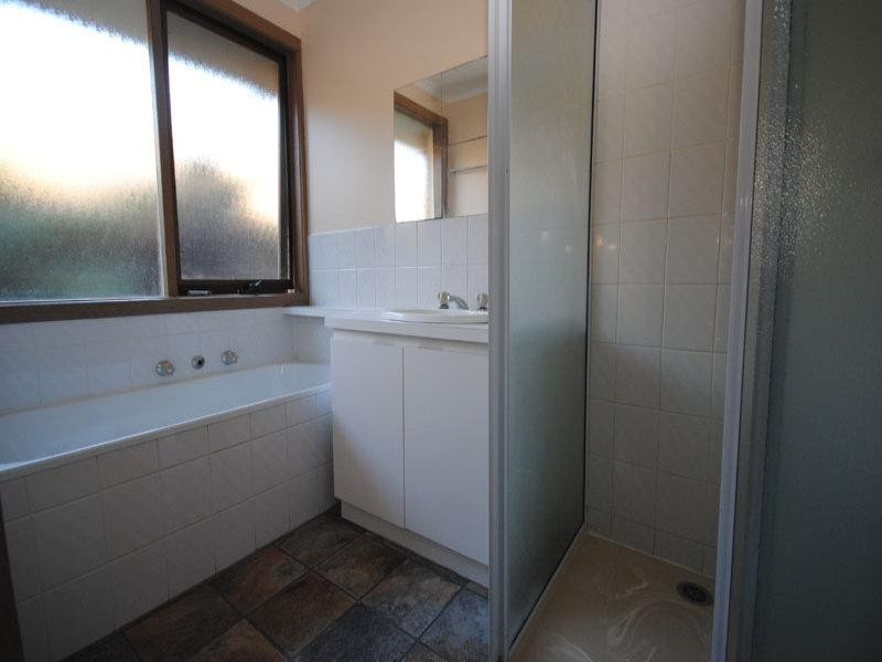 2 Lowan Court, Portland VIC 3305