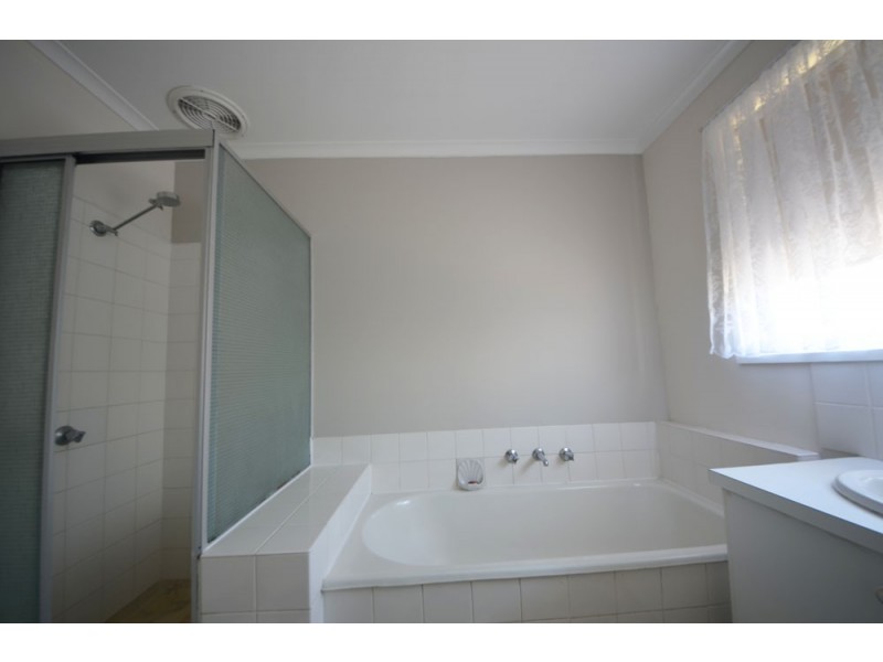 53 Waratah Crescent, Portland VIC 3305