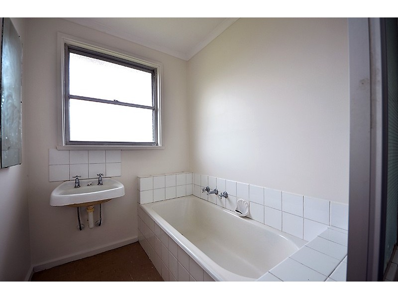16 Waratah Crescent, Portland VIC 3305