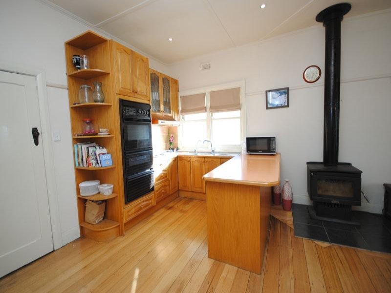 29 Carey Street, Heywood VIC 3304