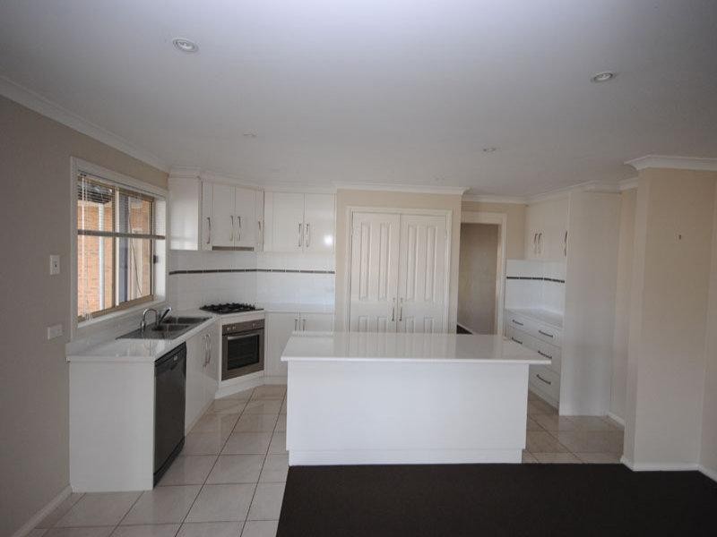 6 Aquarius Court, Portland VIC 3305