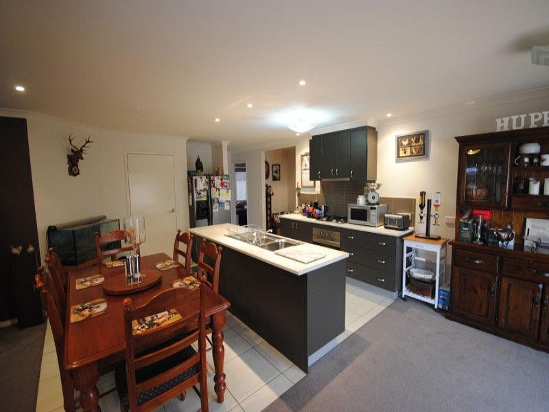 31 Coastal Court, Portland VIC 3305