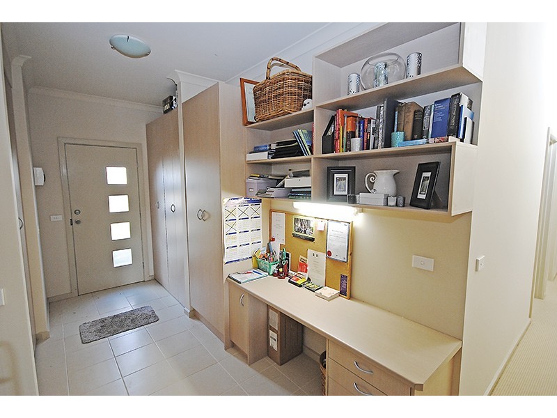 1 Lancaster Close, Portland VIC 3305