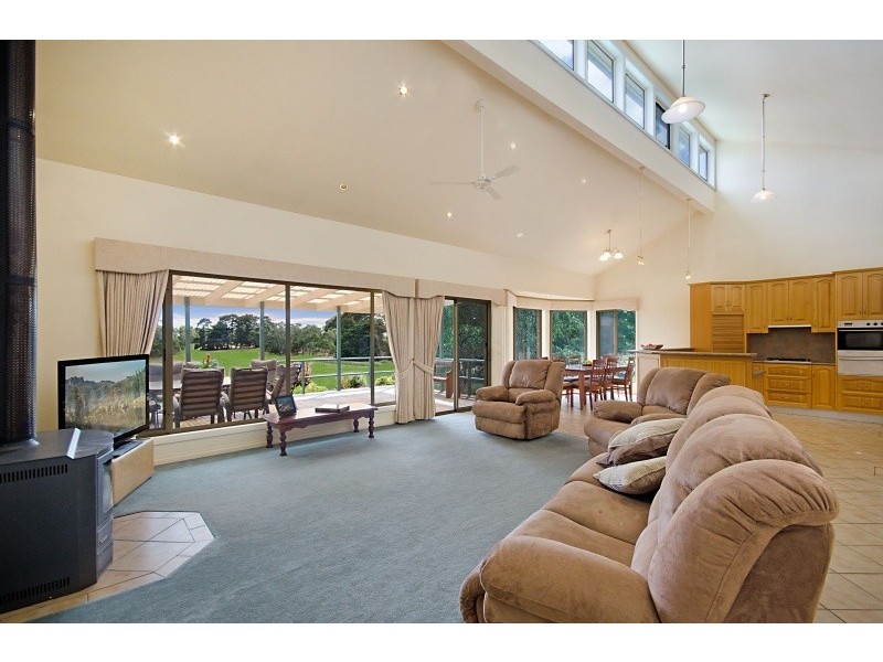 4 Bemeli Court, Bolwarra VIC 3305